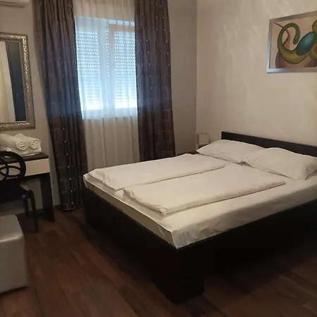 Motel Storia 3*
