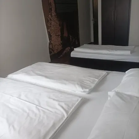 Storia Motel