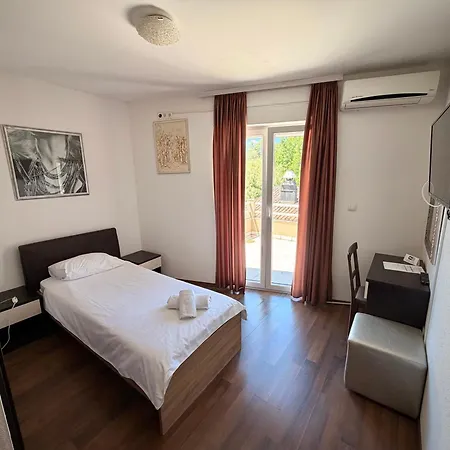 Motel Storia 3*