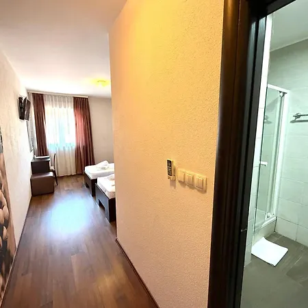 Motel Storia 3*