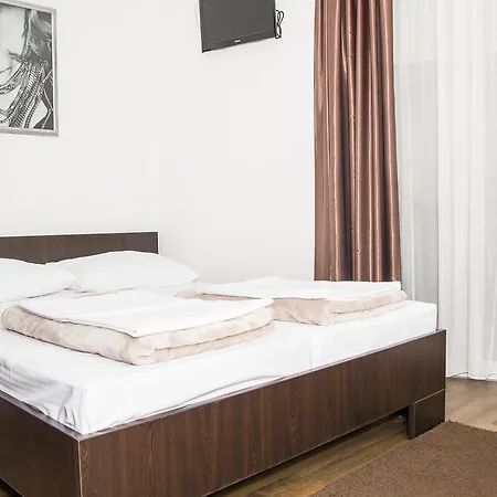Motel Storia 3*
