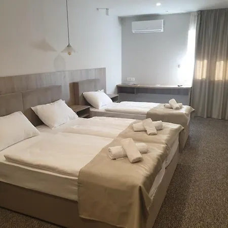 Motel Storia 3*